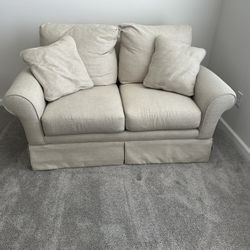 Lay-z-boy Love Seat