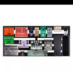 Pedaltrain Novo 32 Pedal board and carrying case.