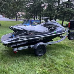Yamaha Waverunner Vx deluxe