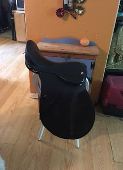 English riding saddle