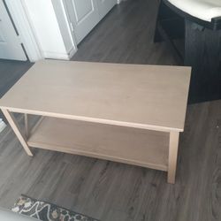 Living Room Center, Table