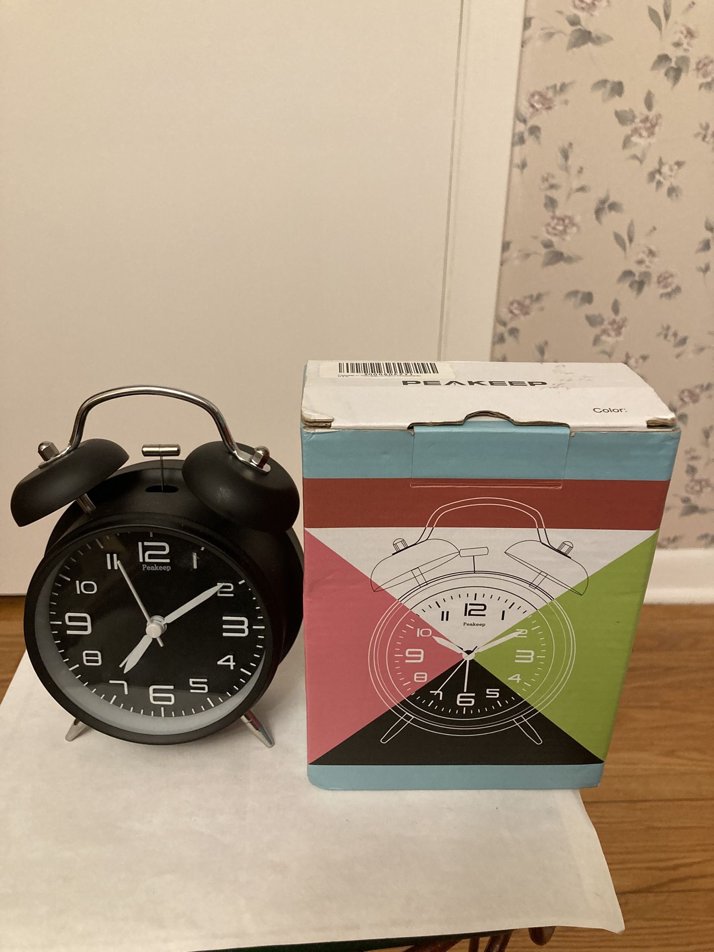 Twin bell alarm clock, extra loud