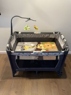 Baby Trend Nursery Center Playard With Full Size Bassinet