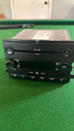 2007 Ford F150 or Lincoln Radio w/6CD