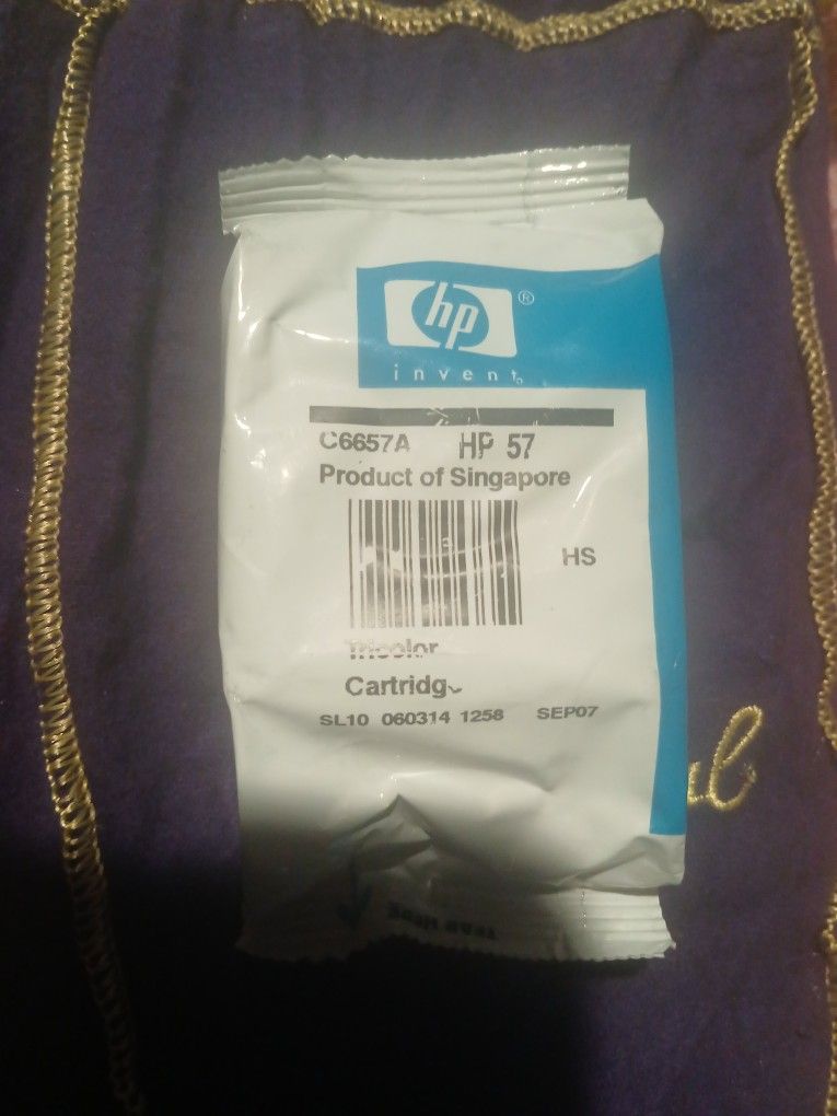 OEM HP 57 TRICOLORED Ink Cartridge New and SEALED Exp 9/24