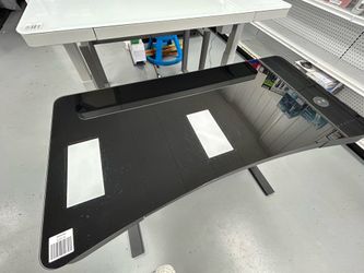 TRESANTI 47” ADJUSTABLE HEIGHT DESK