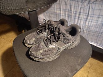Nike V5 RNR size 8M