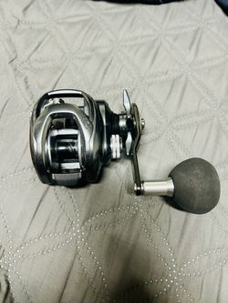 Daiwa LX-TW300H-P Fishing Reel Like New Condition $420