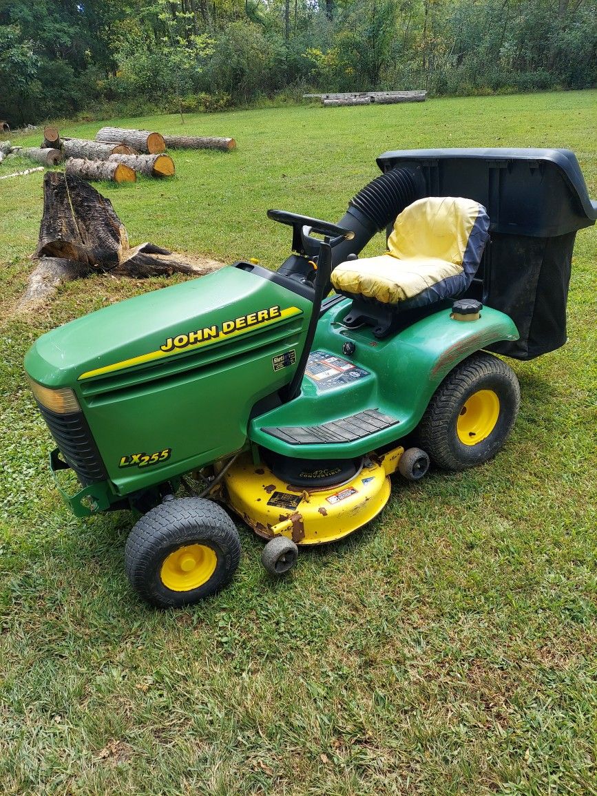 John Deere LX255