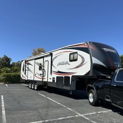 2016 toy hauler Forest River
