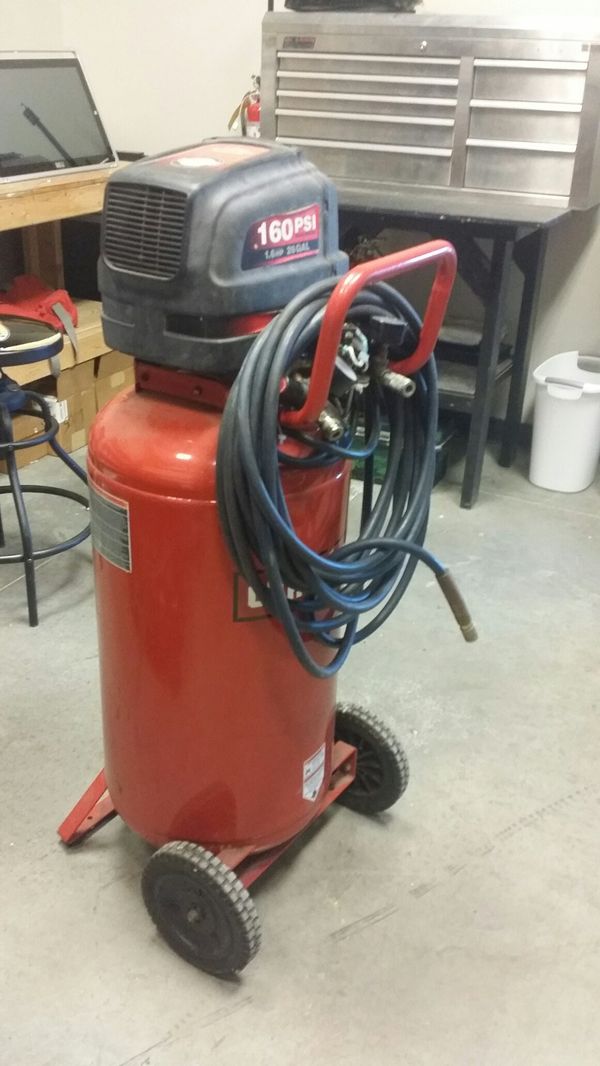 Craftman 26 gallon air compressor with air hose for Sale in Dallas, TX