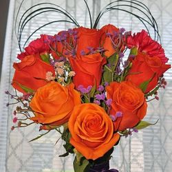 ROSE FLOWER ARRANGEMENT MOTHER'S DAY Dia De Las Madres Arreglo De Flores Rosas Corazon