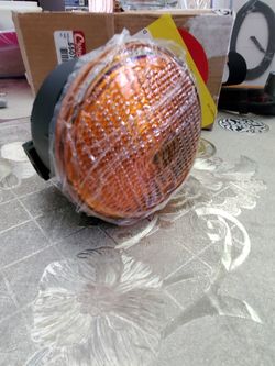 Right front parking and turn signal lamp