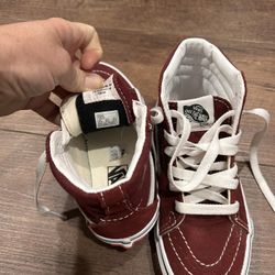 Brand new, Never Worn - Old Skool Vans Kids Size 13