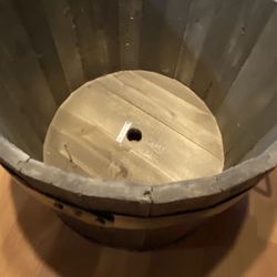 Wooden bucket