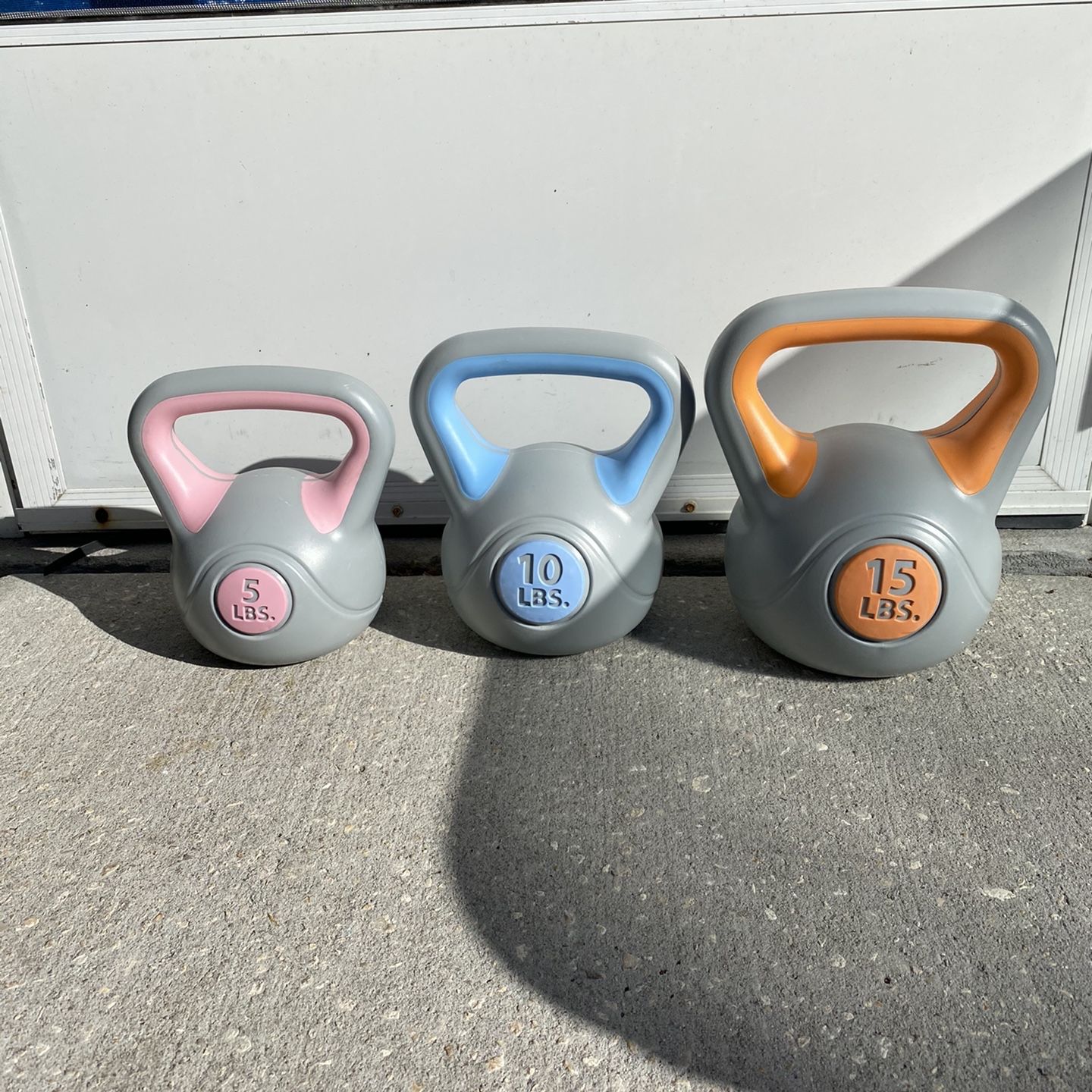 Set Of 3 Kettlebells 5, 10, 15lbs