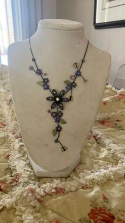 Beautiful floral butterfly fashion necklace