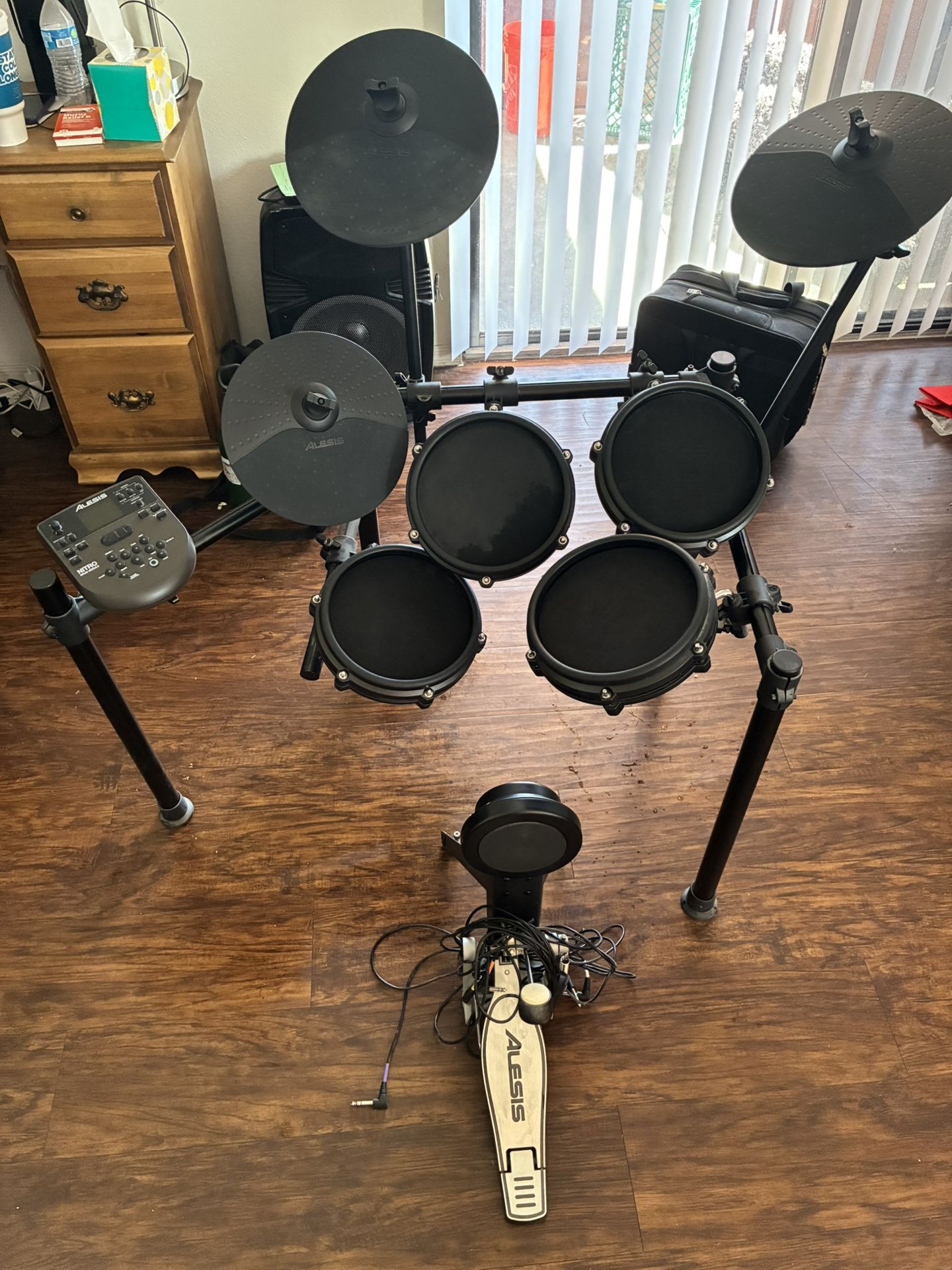 Alesis Nitro Mesh Kit Eight-Piece Electronic Drum Kit with Mesh Heads