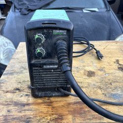 TITANIUM Easy Flux 125 Amp Welder