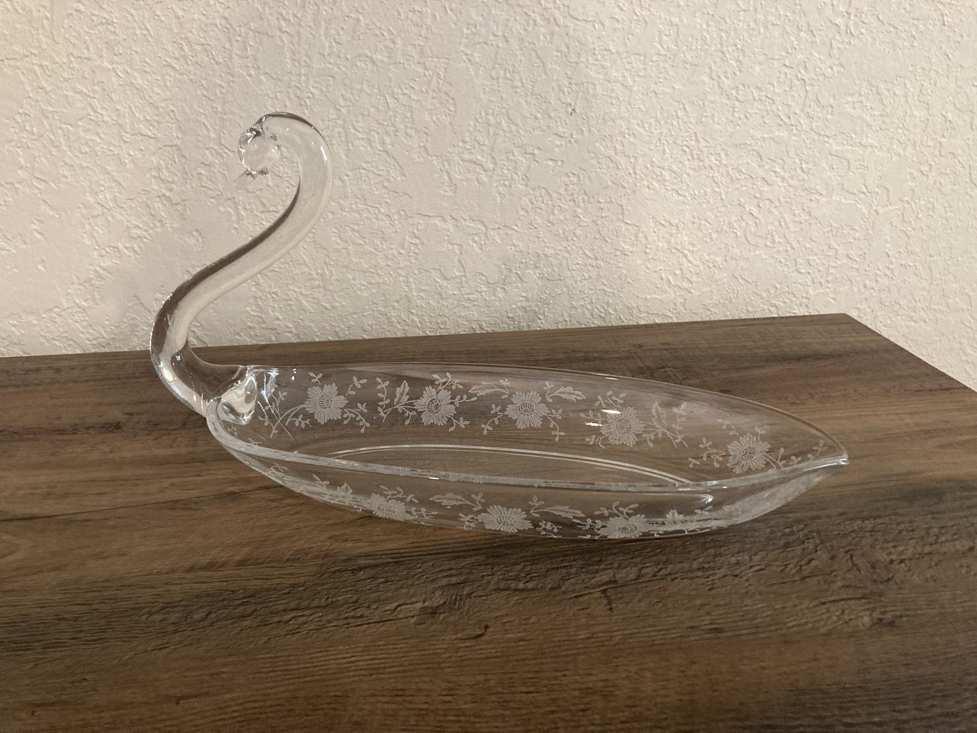 Vintage Viking Glass  Etched Glass Swan Dish
