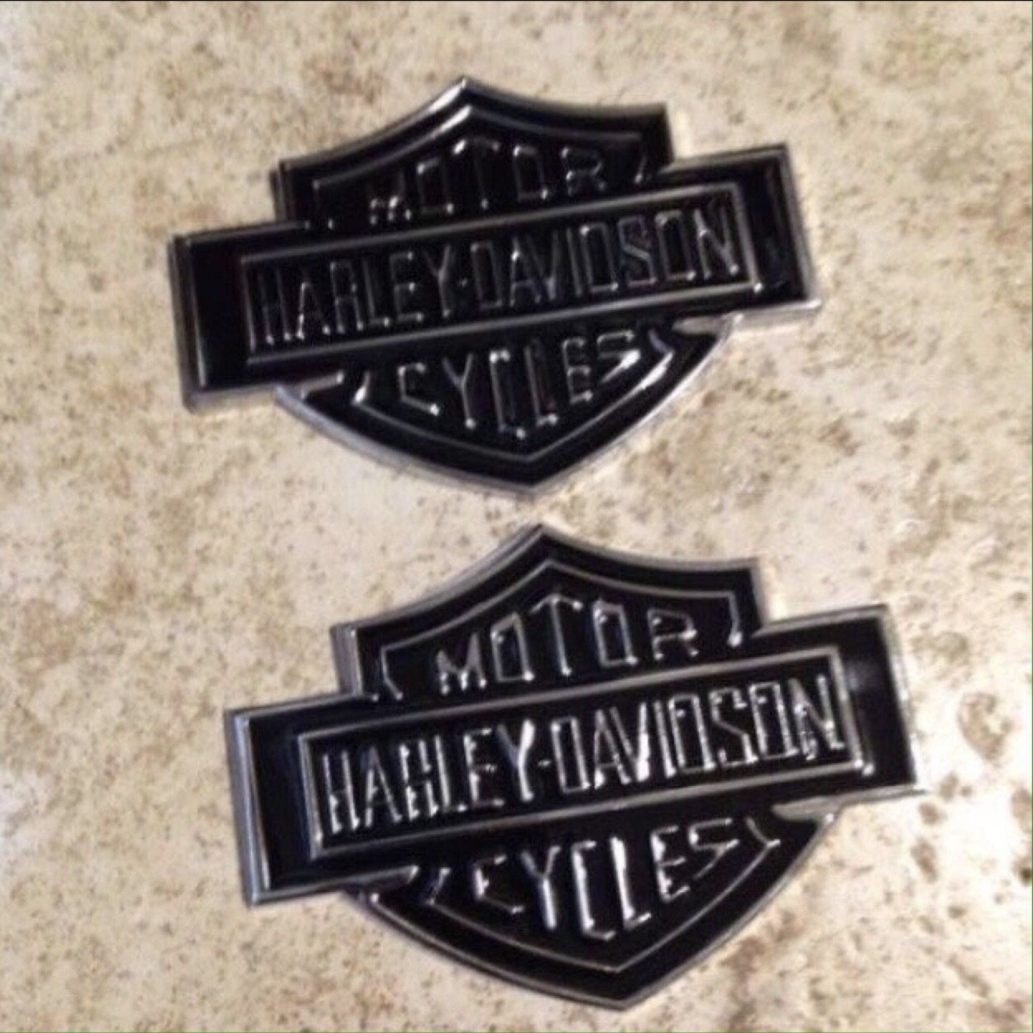 Two Harley Davidson Bar And Shield Motorcycle Emblem Metal Decal Willie G Black & Chrome