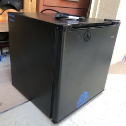 Mini Fridge 1.7 Cu Ft. Haier