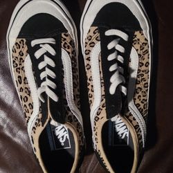 Brand New VANS Old School Shoes