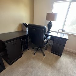 Sturdy & Affordable Black Corner Desk 
