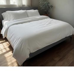 West Elm Andes King Bed Set With Beautyrest Pressure smart Mattress 