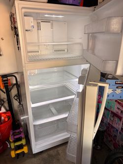 Top Freezer Refrigerator White