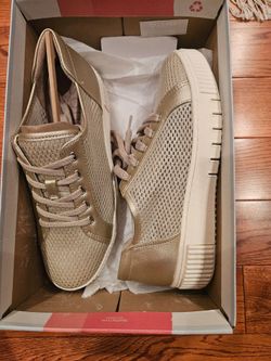 Caleres Gold Mesh Lace-Up Sneakers