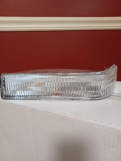 Left front signal/marker lamp housing for 93-96 Jeep Grand Cherokee