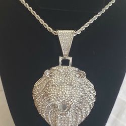 Silver Hip-hop Style Lion Head Pendant With Rhinestones And 24in Twisted Chain 