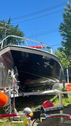 19.5 deep v crestliner inboard outboard v6