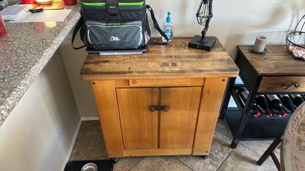 Rolling butcher block