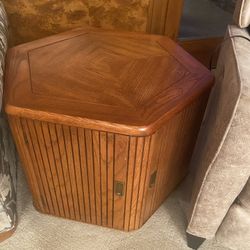 Solid Oak End Table With Storage