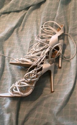 SEXY STRAPPY STILETTO HEELS IN WHITE