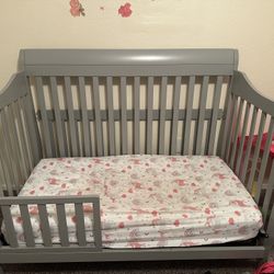 4 In 1 Convertible Crib