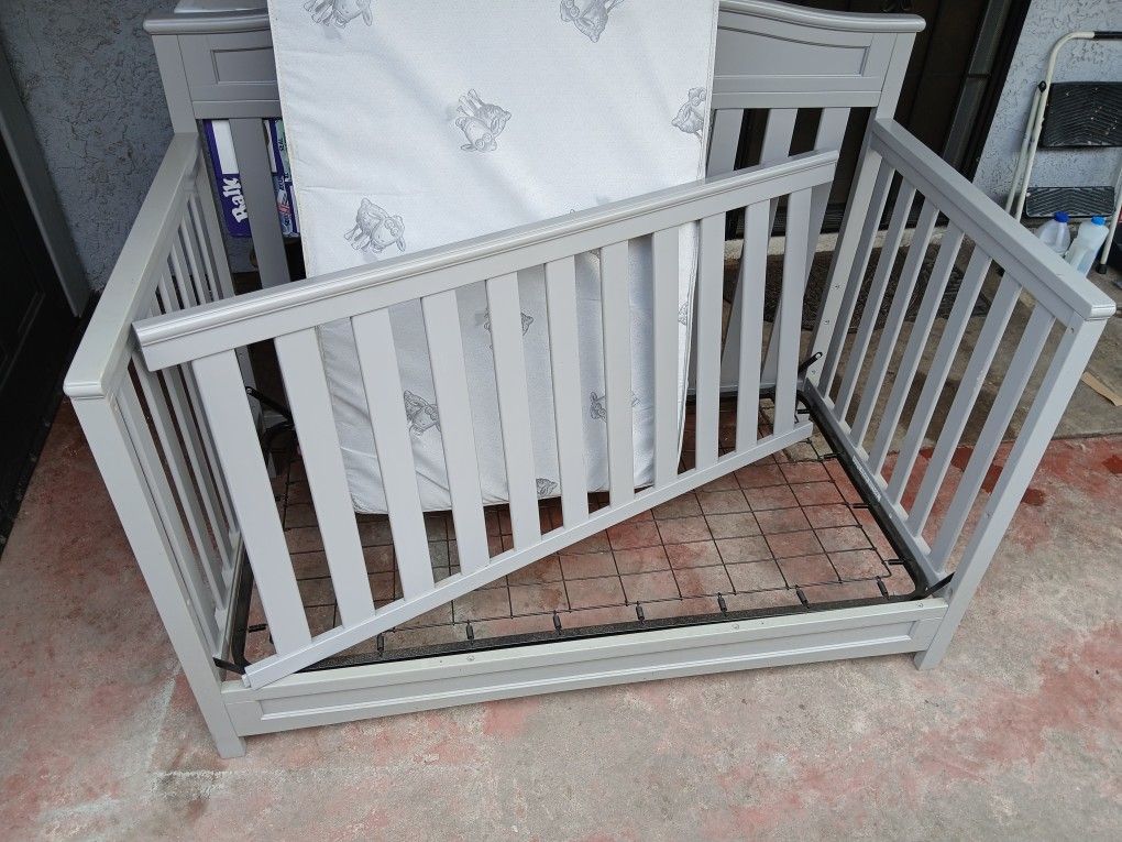 Baby Crib - Childrens Bed