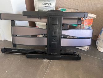 SANUS BXF230 Elite Full-Motion TV Wall Mount