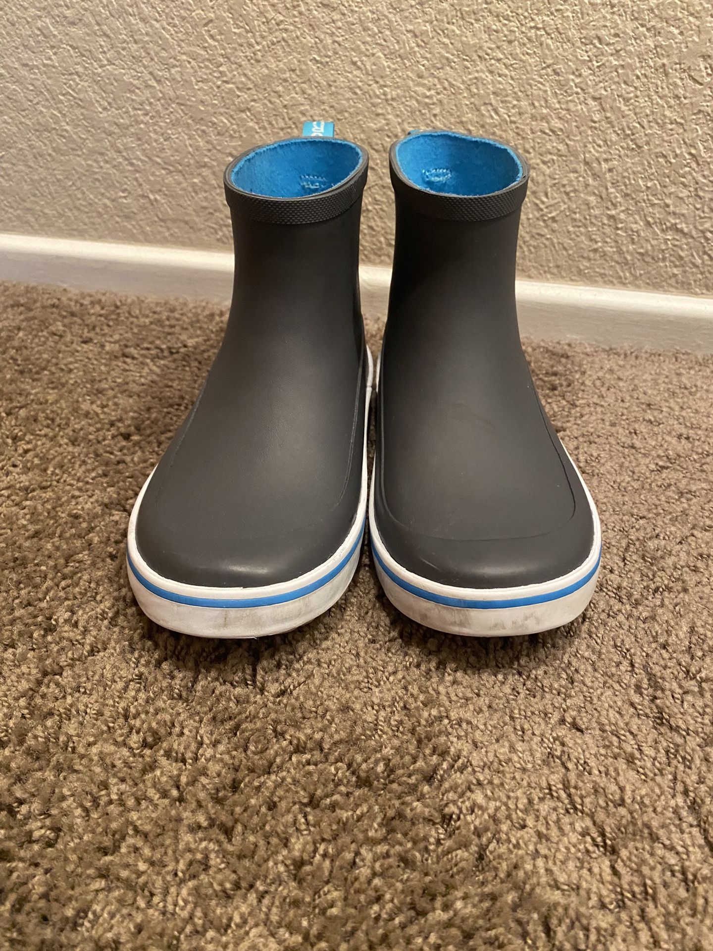 Boys Grudens Rain Boots (Size 2)