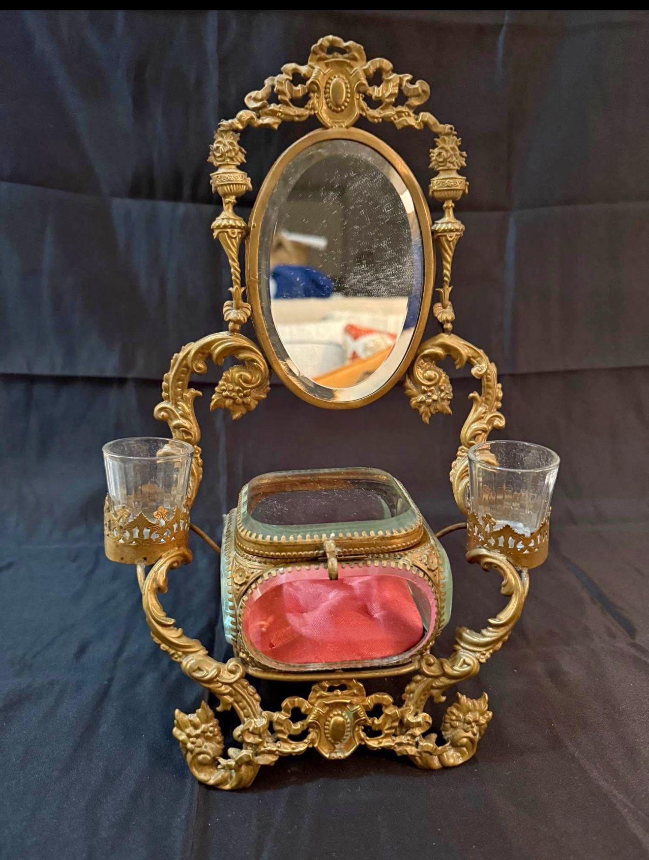 Antique French dore bronze vanity set with mirror, box, and glass holders.  This type of vanity set, often referred to as a nécessaire de toilette or 