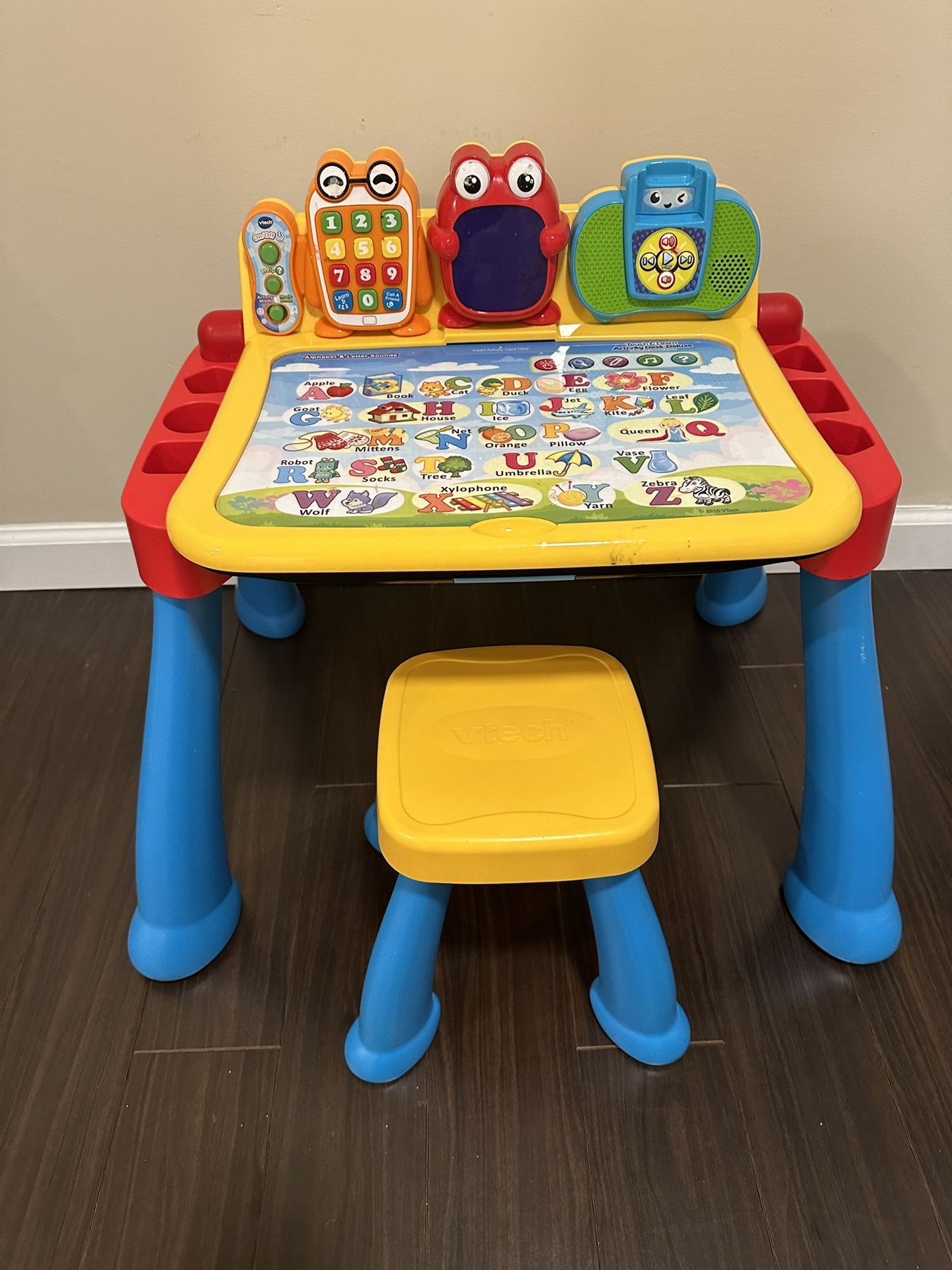 Touch and Learn Activity Desk