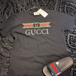 Gucci men shirt size Xl  It’s an xxl Runs small