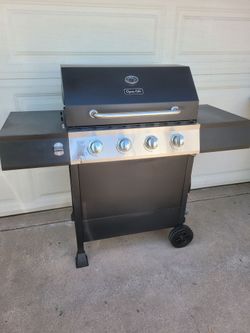 Dyna-Glo 4-Burner Gas Grill