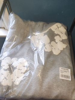 M GRAY DENIM TEAR