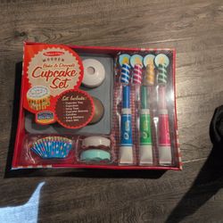 Melissa And Doug Cupcake Set