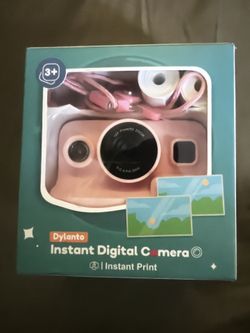 Dylanto kids digital camera instant print in pink color. 