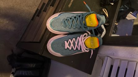 Brand New Hasn’t Wore Them Once Comes With Box