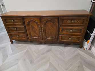 Drexel dresser and night stands bedroom set